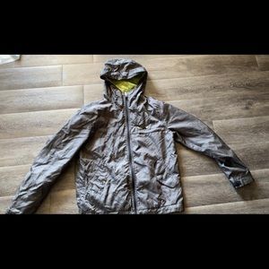 DC Shoes windbreaker/rain coat  Medium